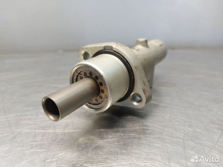 Главный тормозной цилиндр Nissan Note E11