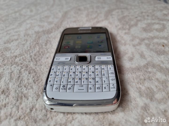 Nokia E72