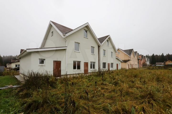 Дом 390 м² на участке 7,5 сот.