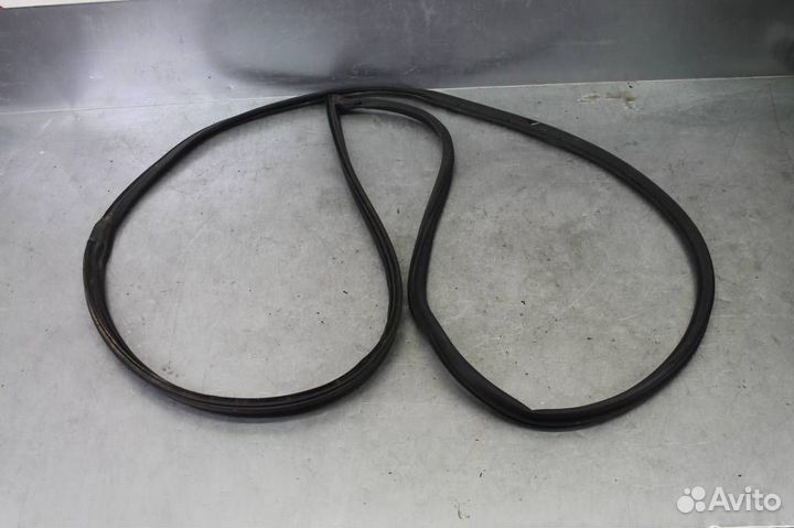 Уплотнитель двери передней левой Nissan X-Trail T