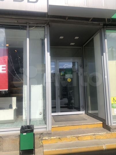 Торговая площадь у метро Аэропорт