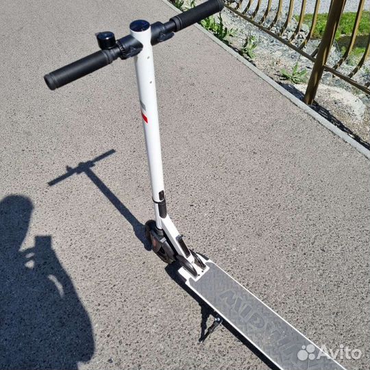 Электросамокат Midway Yamato 0809