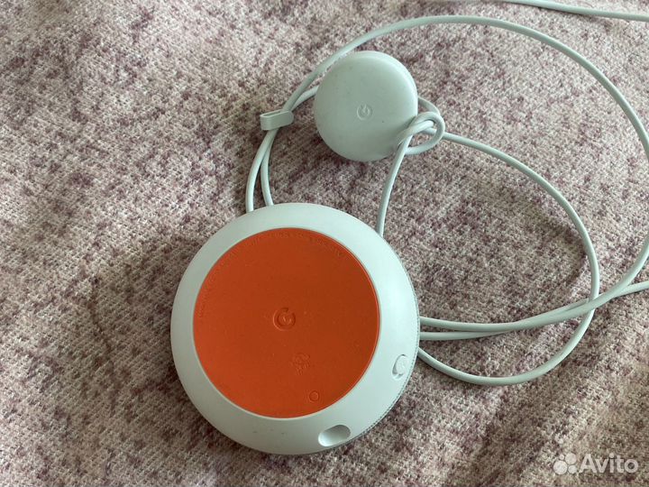 Умная колонка Google Home Mini