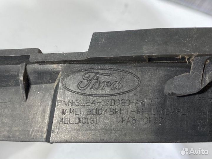 Крепление бампера заднее правое Ford Explorer U251