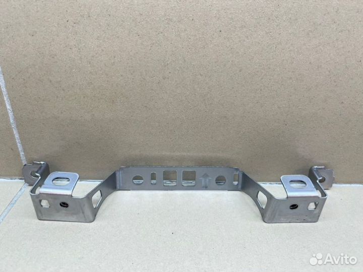 Кронштейн Mitsubishi Outlander 32Т.км 4B11 2021