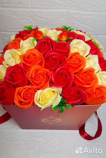 Яркий букет из 39 мыльных роз подарок учителю