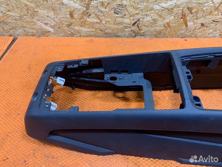 Консоль центральная Audi Q7 4L BHK 2009