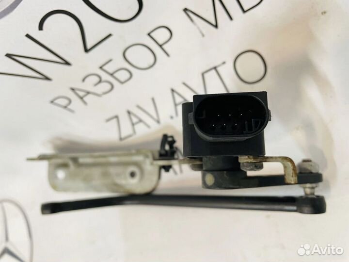 Датчик высоты дорожного просвета Mercedes W204