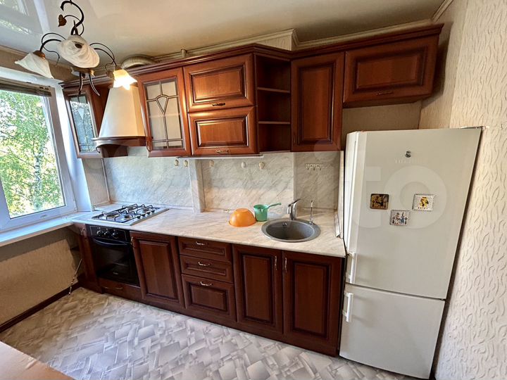 2-к. квартира, 50 м², 5/9 эт.