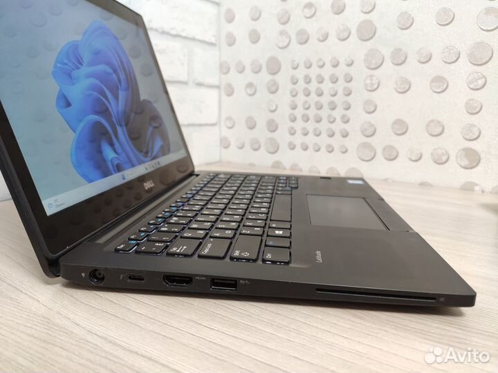 IPS Сенсорный / Core i5 7300U / SSD 250g / Ram 8gb