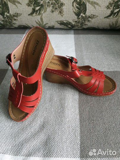 Шлёпки женские