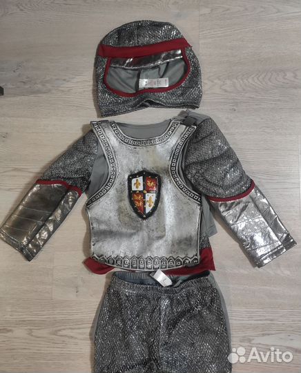 Карнавальный костюмы:рыцарь, мишка, клоун