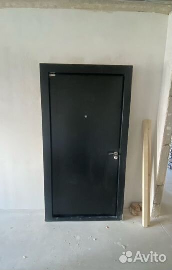 Дверь входная металлическая