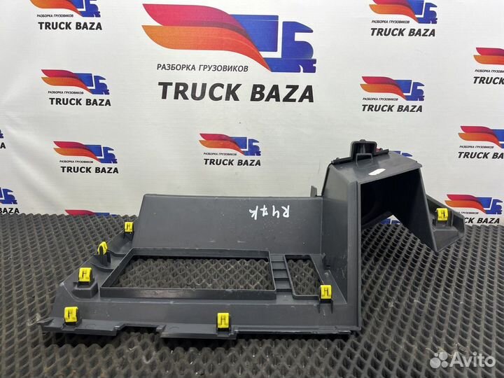 82705868 Панель торпеды Renault T