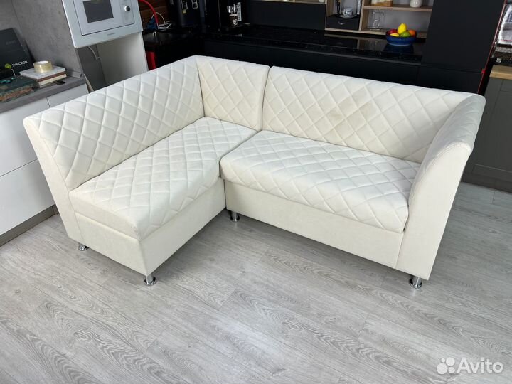 Угловой диван на кухню