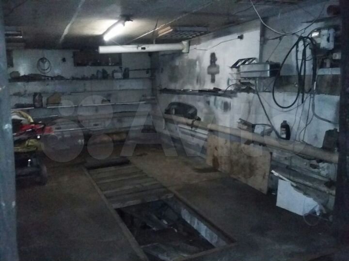 Гараж, > 30 м²