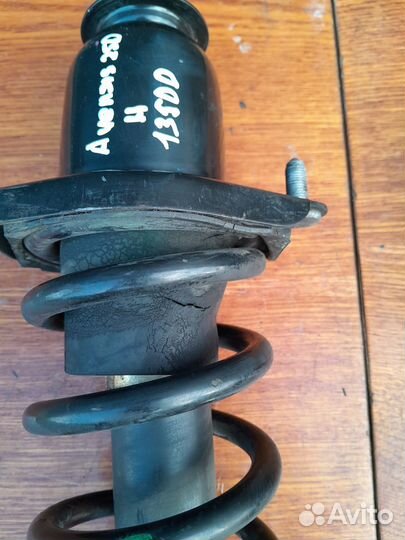 Стойки задние Toyota Avensis 250