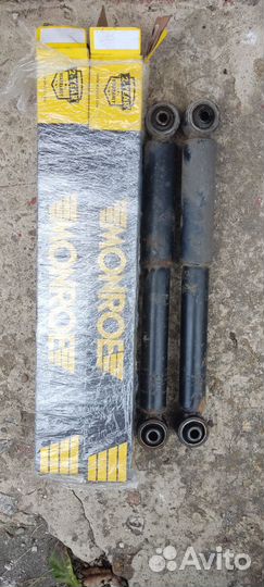 Продам задние амортизаторы Фольксваген Т5