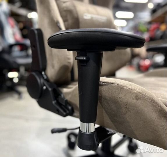 Професиональное кресло из ткани