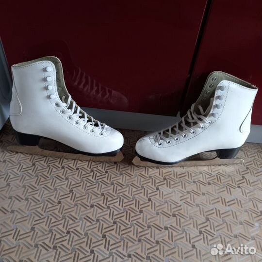 Фигурные коньки Davos