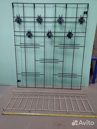 Вешалка настенная металлическая