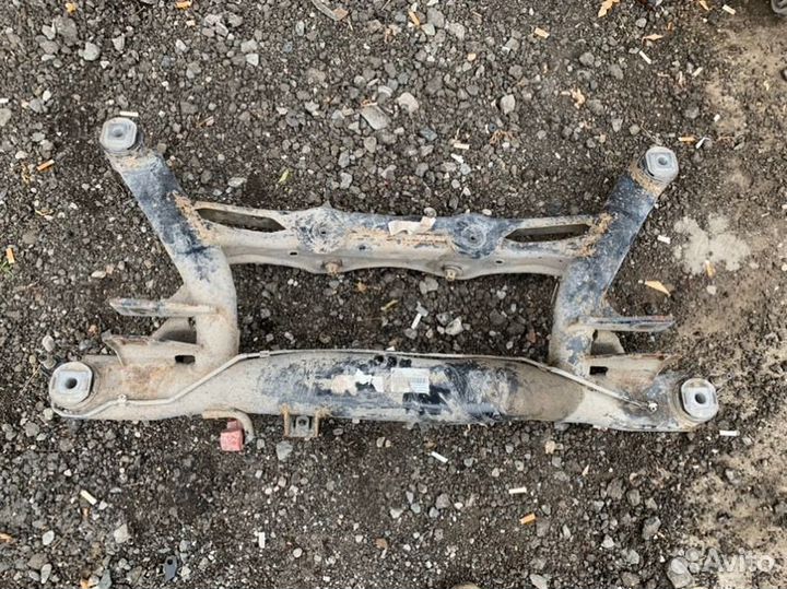 Балка подвески (подрамник) задняя Skoda Yeti 5L