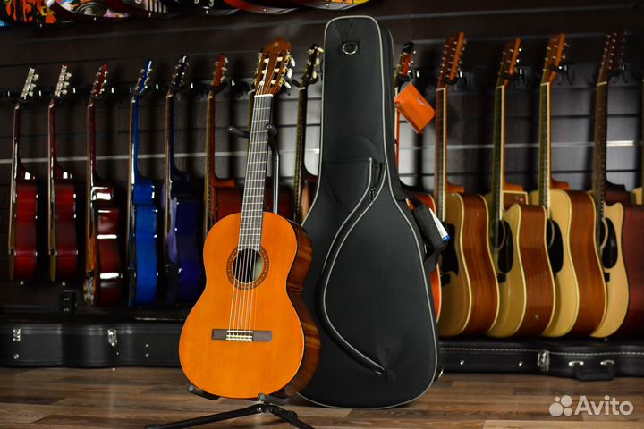 Детская гитара 3/4 Yamaha + Аксессуары