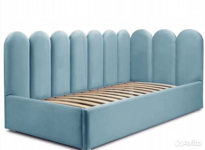 Детская кровать с мягкой спинкой