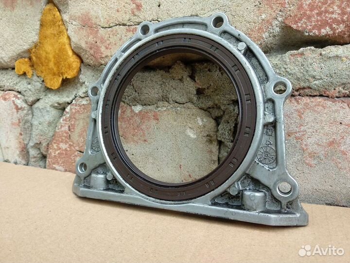 Крышка коленвала задняя Kia Sportage 1 2.0 FE