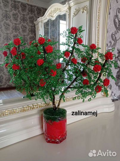 Дерево из бисера