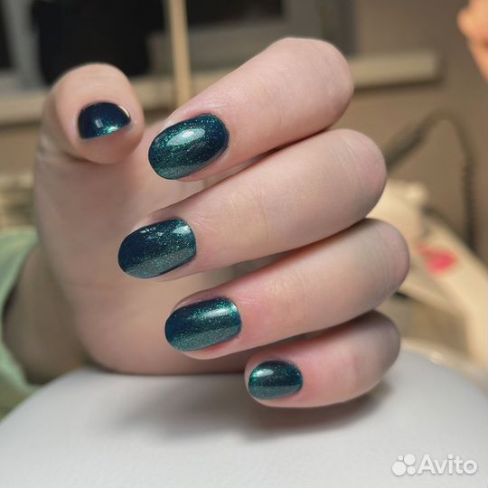 Модель на маникюр