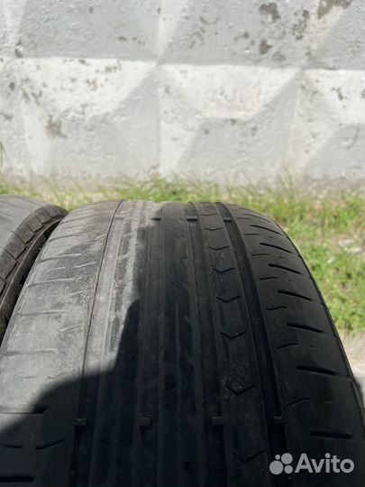 Continental ContiPremiumContact 5 215/55 R17 94W