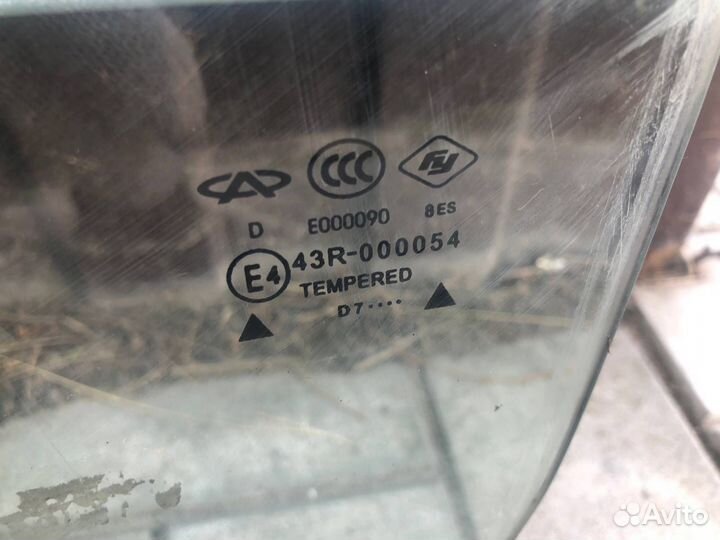 Стекло дверное переднее левое Chery Tiggo T11 1.8