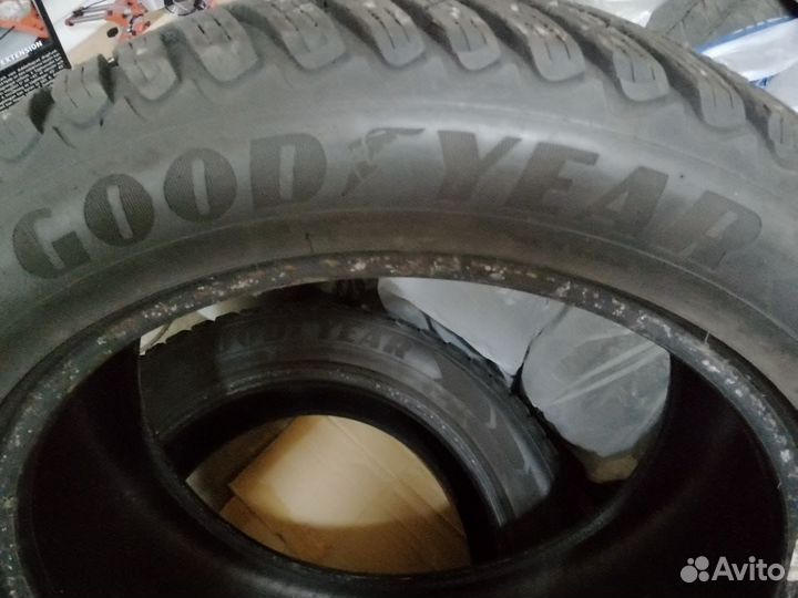 Goodyear UltraGrip Ice Arctic SUV 265/50 R20 111T