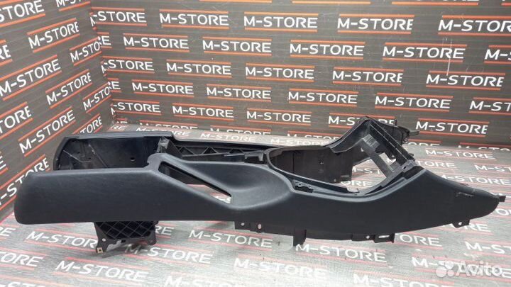 Консоль между сидений Bmw X5 E53 M54B30 2001