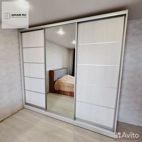 Шкаф с антресолью