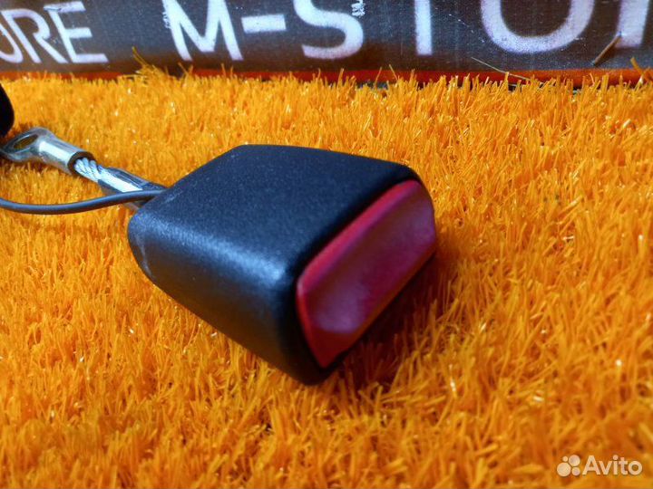 Замок ремня безопасности передний Mercedes-Benz