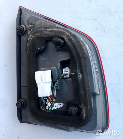 Фонарь LED в крышку багажника правый Киа Соренто 2