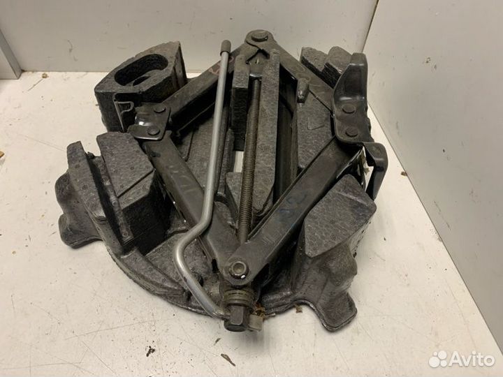 Домкрат Ford C-Max 2003-2010 минивэн 1 2008 V102