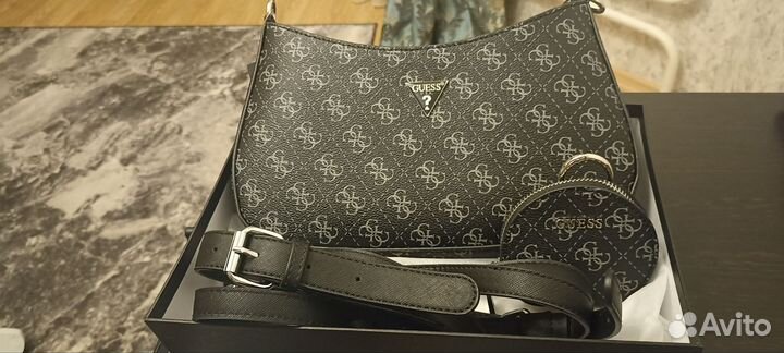 Сумка Guess