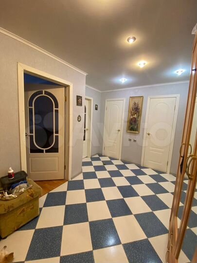 2-к. квартира, 58 м², 5/5 эт.