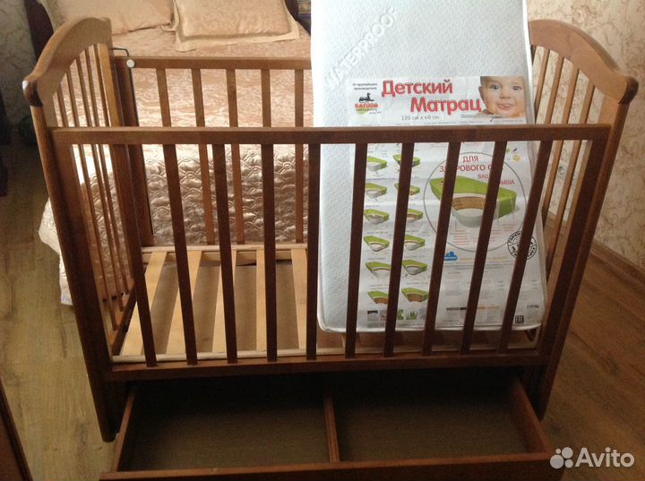 Детская кроватка с матрацом 120*60