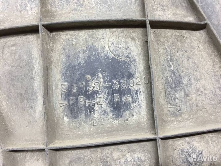 Пыльник двигателя боковой левый Toyota Camry V50 2