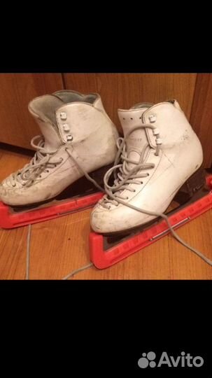 Профессиональные фигурные коньки 35 размер