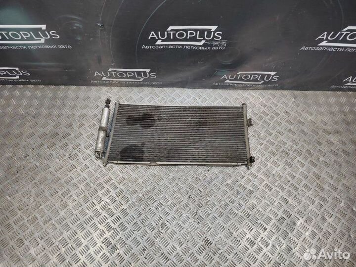 Радиатор кондиционера Nissan Almera Tino универсал