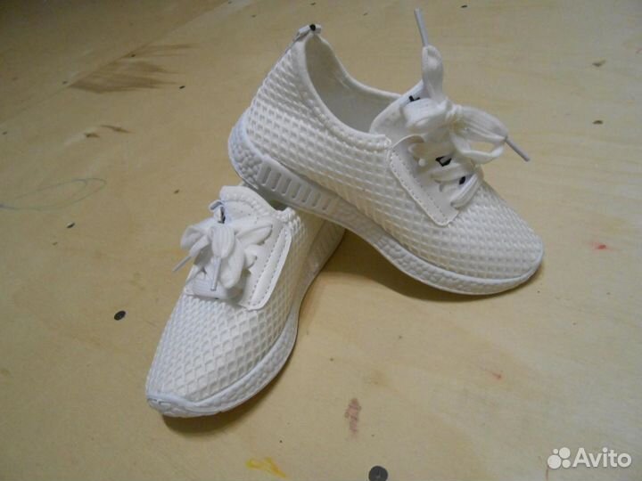 Новые кроссовки
