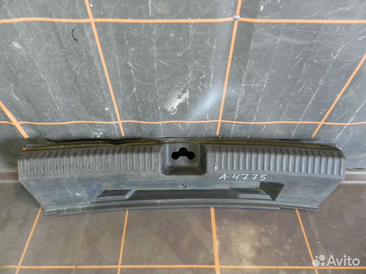 Обшивка багажника