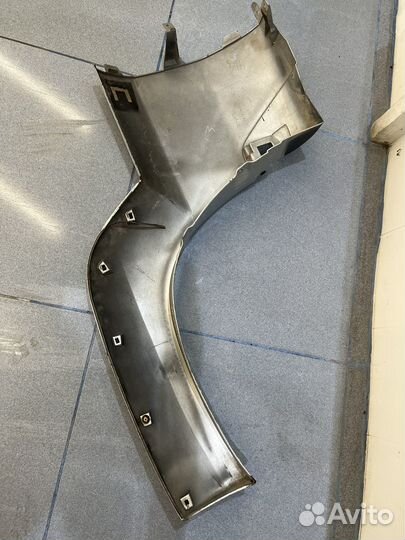 Накладка заднего правого крыла Land Cruiser 120
