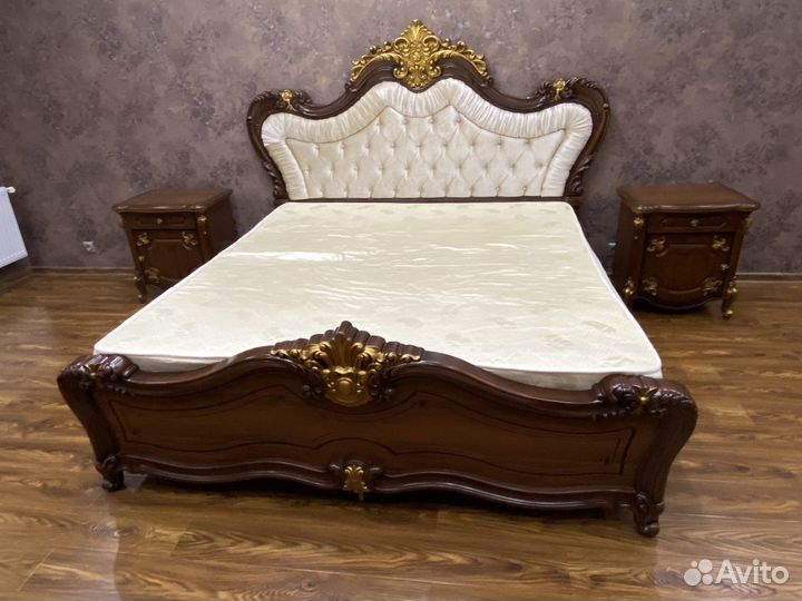 Продам спальный гарнитур