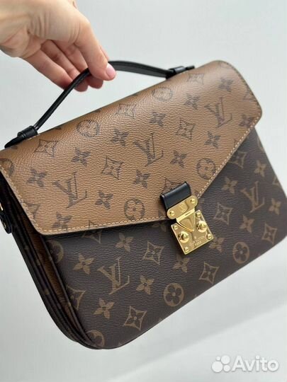 Сумка Louis Vuitton Pochette Metis Reverse